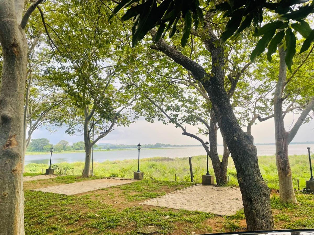 Hotel Lake Park Polonnaruwa Exteriér fotografie