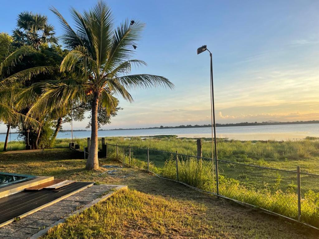 Hotel Lake Park Polonnaruwa Exteriér fotografie