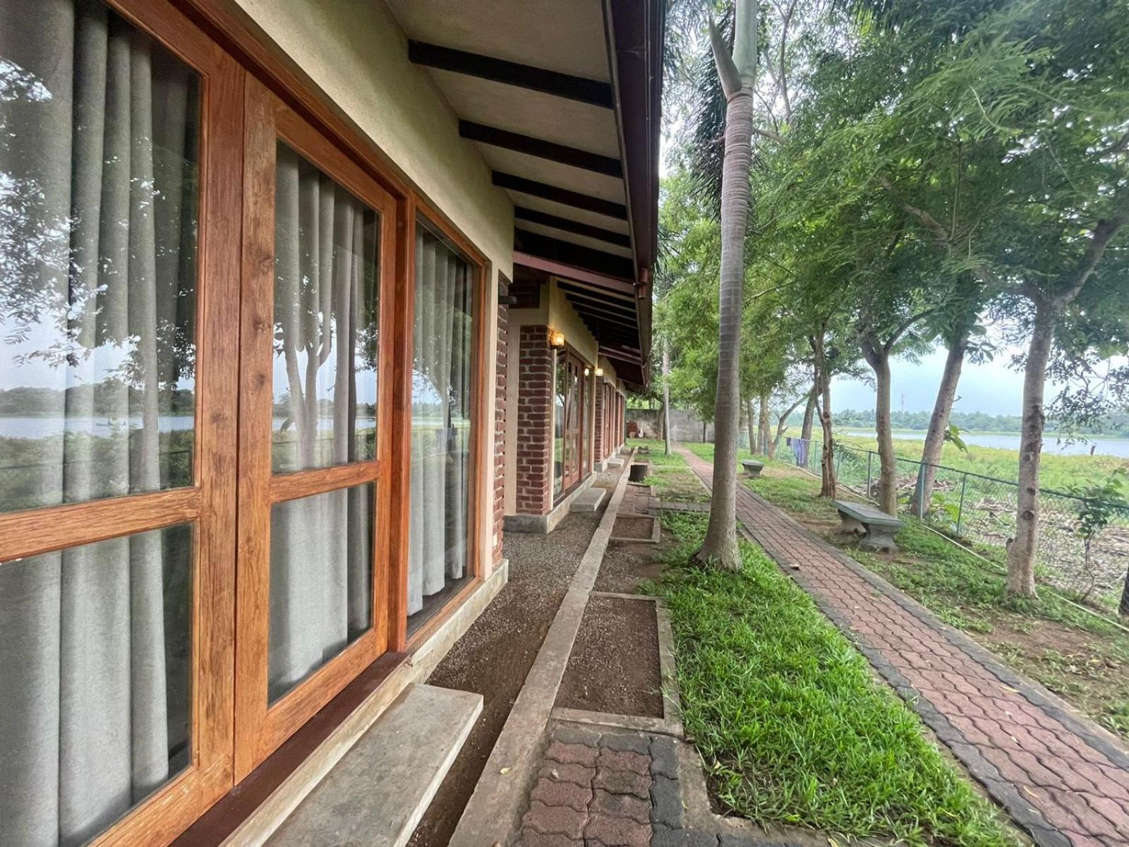 Hotel Lake Park Polonnaruwa Exteriér fotografie